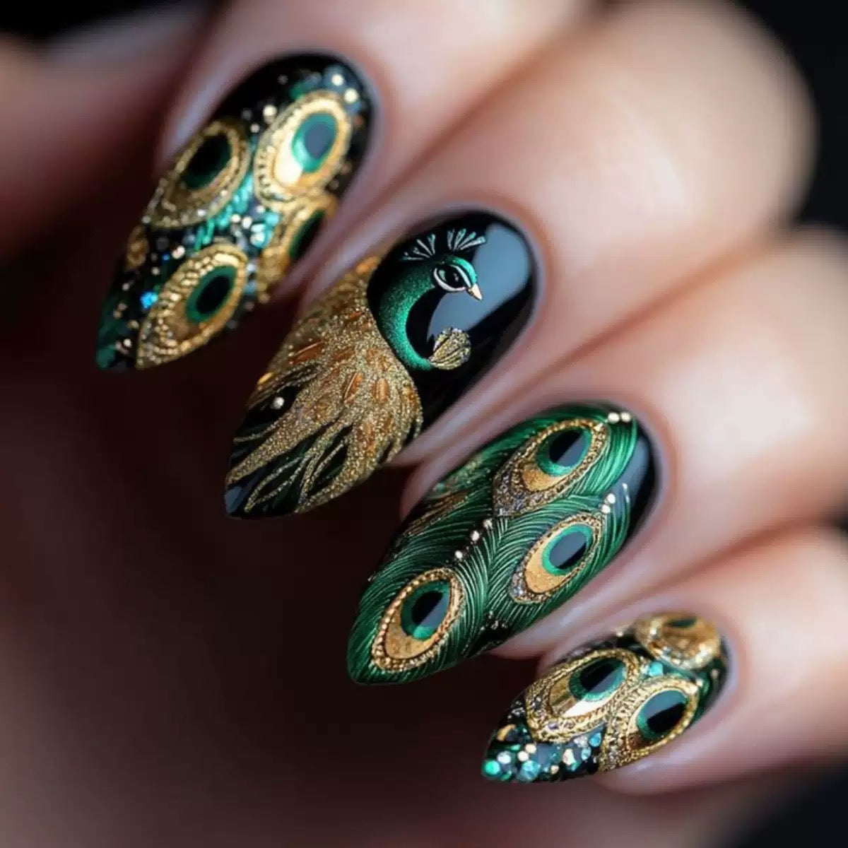 Black Almond-Shaped Peacock Pattern Printed Peacock Feather Removable Press-On Nails