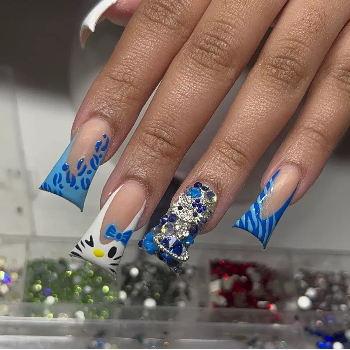 Blue Rhinestone White KITTY Cat Duckbill Press-On Nails