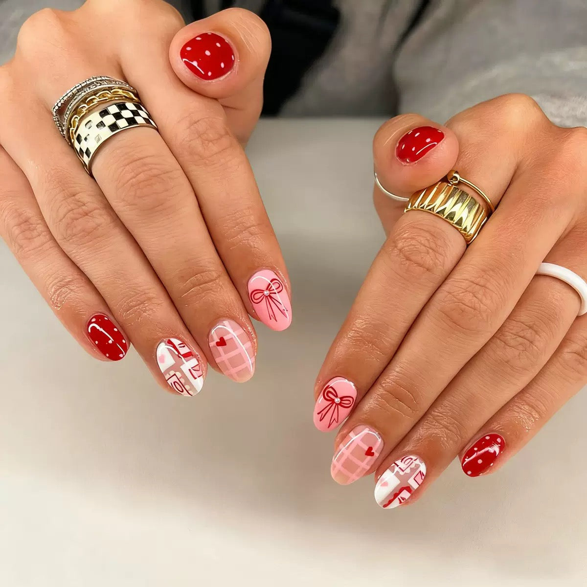 Valentine’s Day Short Oval Cute & Sweet Press-On Nails with Bow, Pearl, and Heart Design