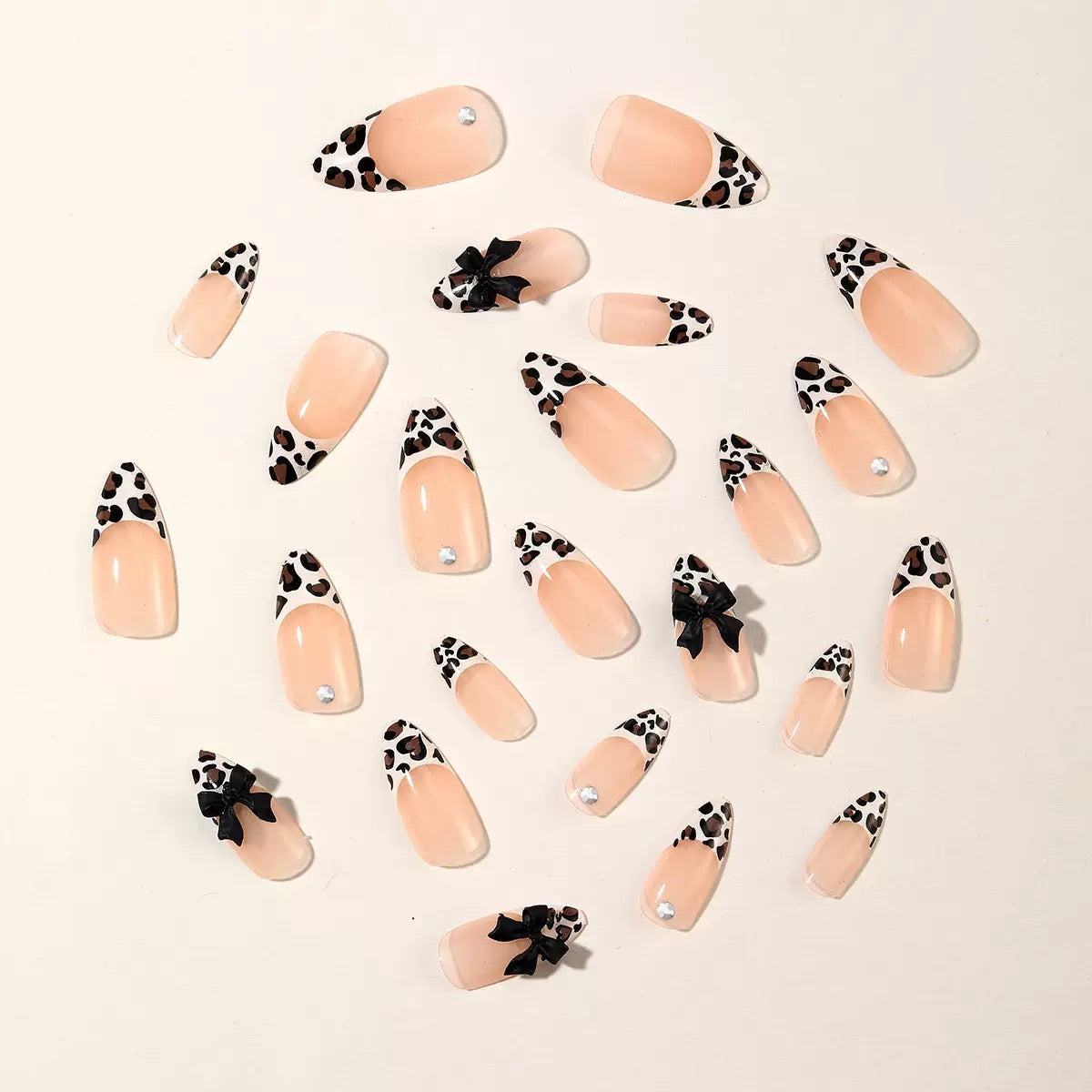 Sweet & Cool French-Style 3D Leopard Print Bow Rhinestone Detachable Press-On Nails