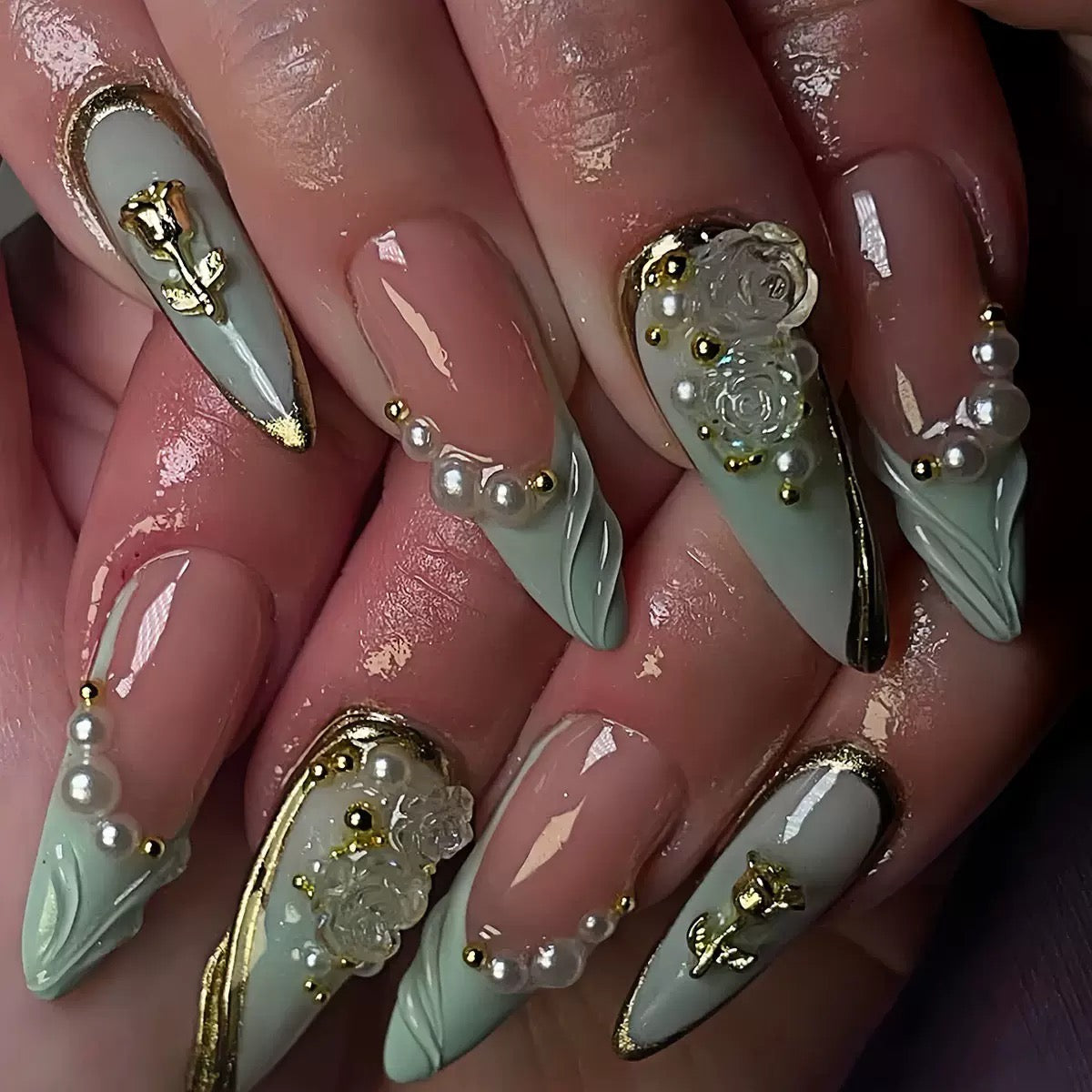 Medium-Long Green French Rose Press-On Nails, Versatile European & American Style, Reusable False Nails