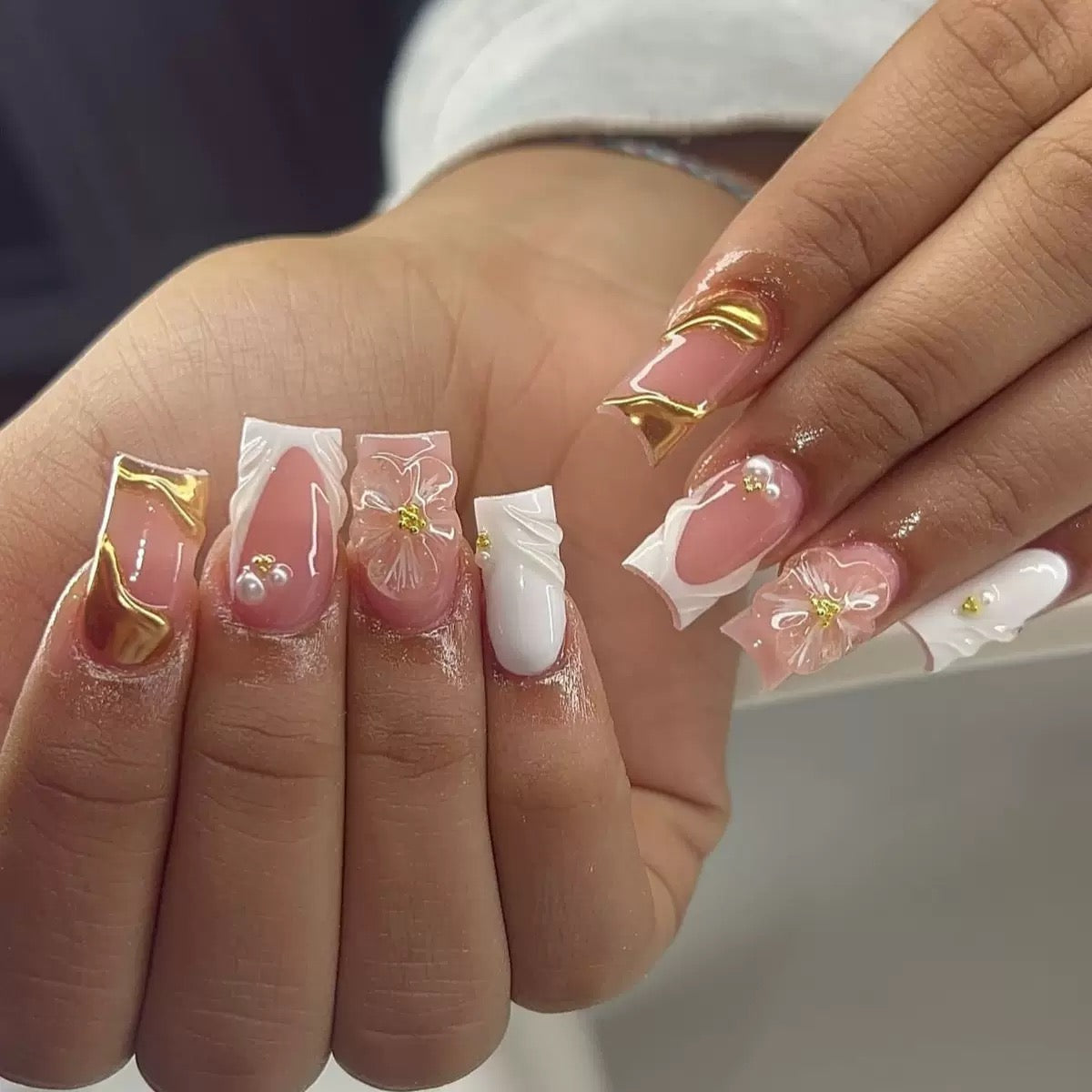 French Chic Girly White 3D Sunflower Pearl Medium-Short Square Press-On Nails