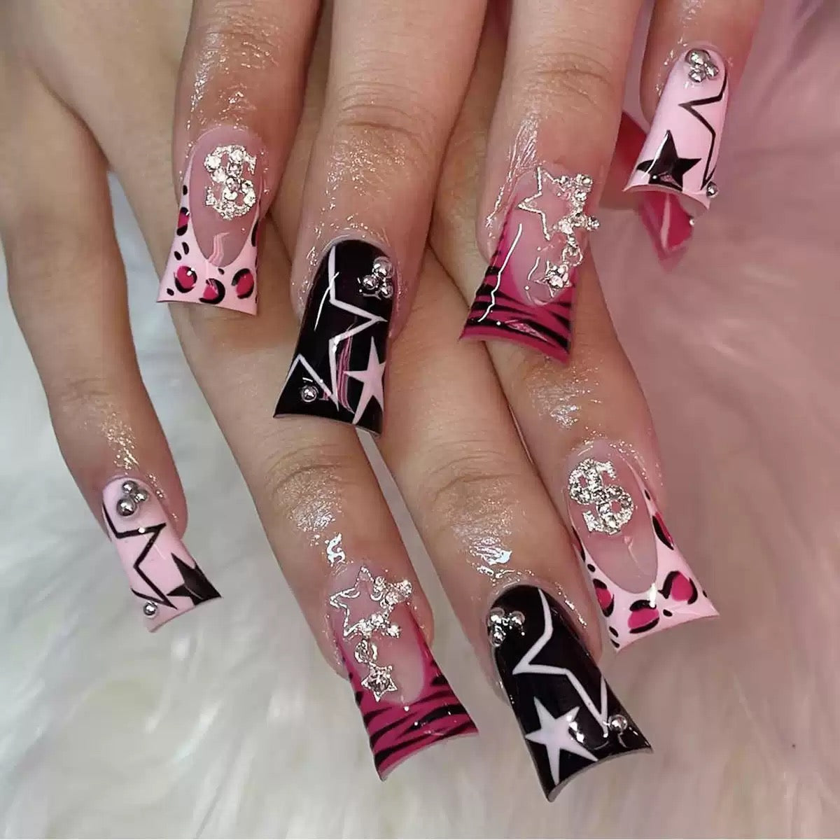 Platypus-Shaped Leopard Print French Tip with Star Pendant & Steel Beads, Detachable Press-On Nails